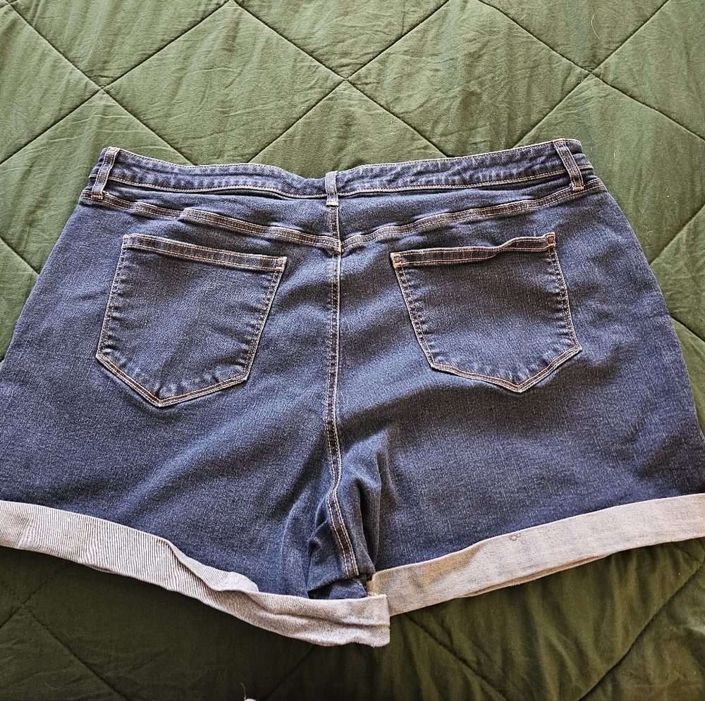 EVRI Women's Blue Denim Shorts - Picture 2 of 3